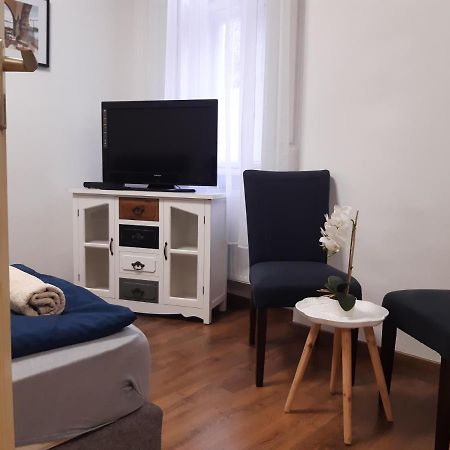 Varalja Apartman Tata Ngoại thất bức ảnh