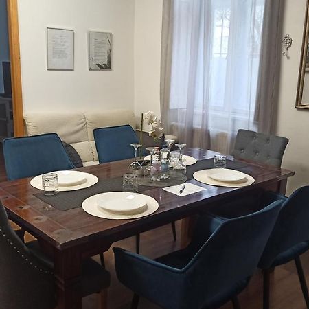 Varalja Apartman Tata Ngoại thất bức ảnh
