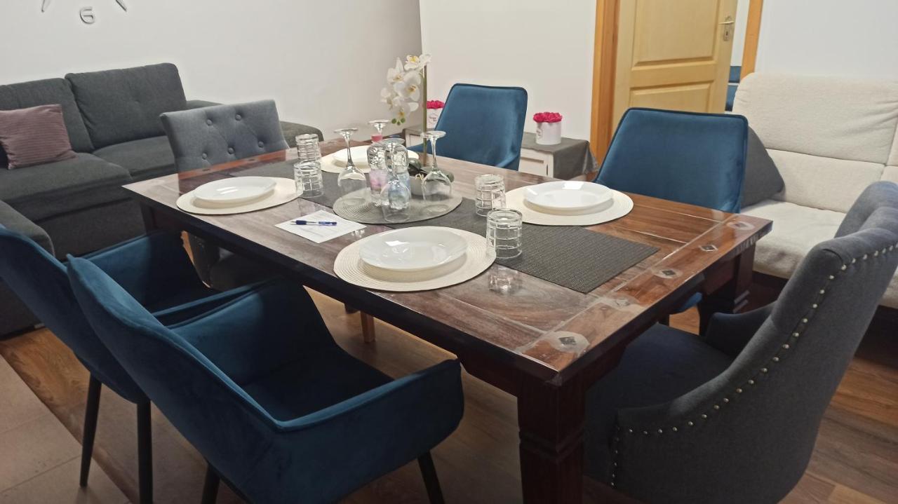 Varalja Apartman Tata Ngoại thất bức ảnh