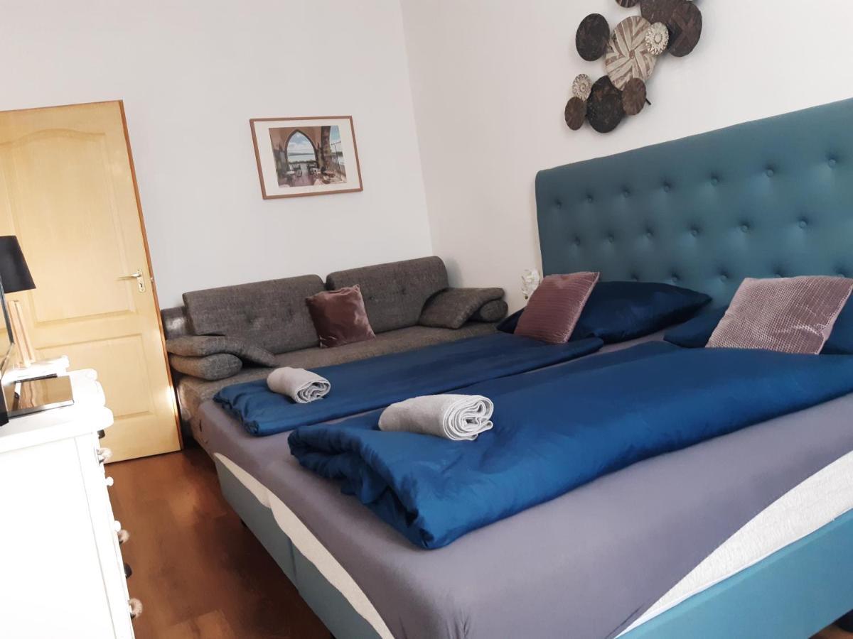 Varalja Apartman Tata Ngoại thất bức ảnh