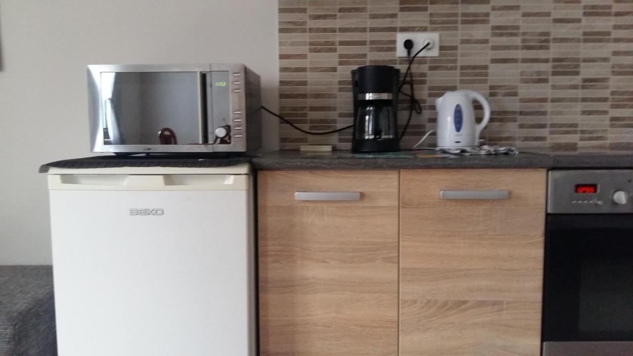Varalja Apartman Tata Ngoại thất bức ảnh